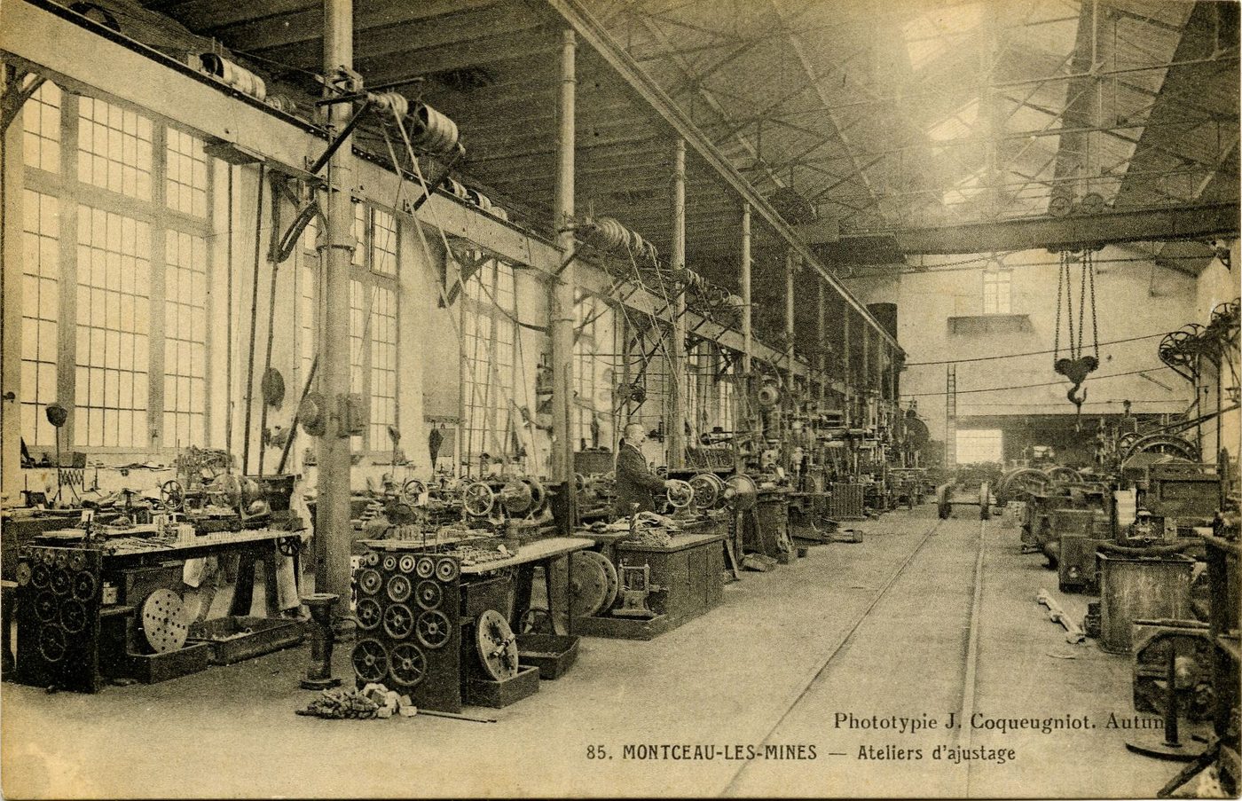 Montceau-les-Mines. Ateliers d'ajustage.
