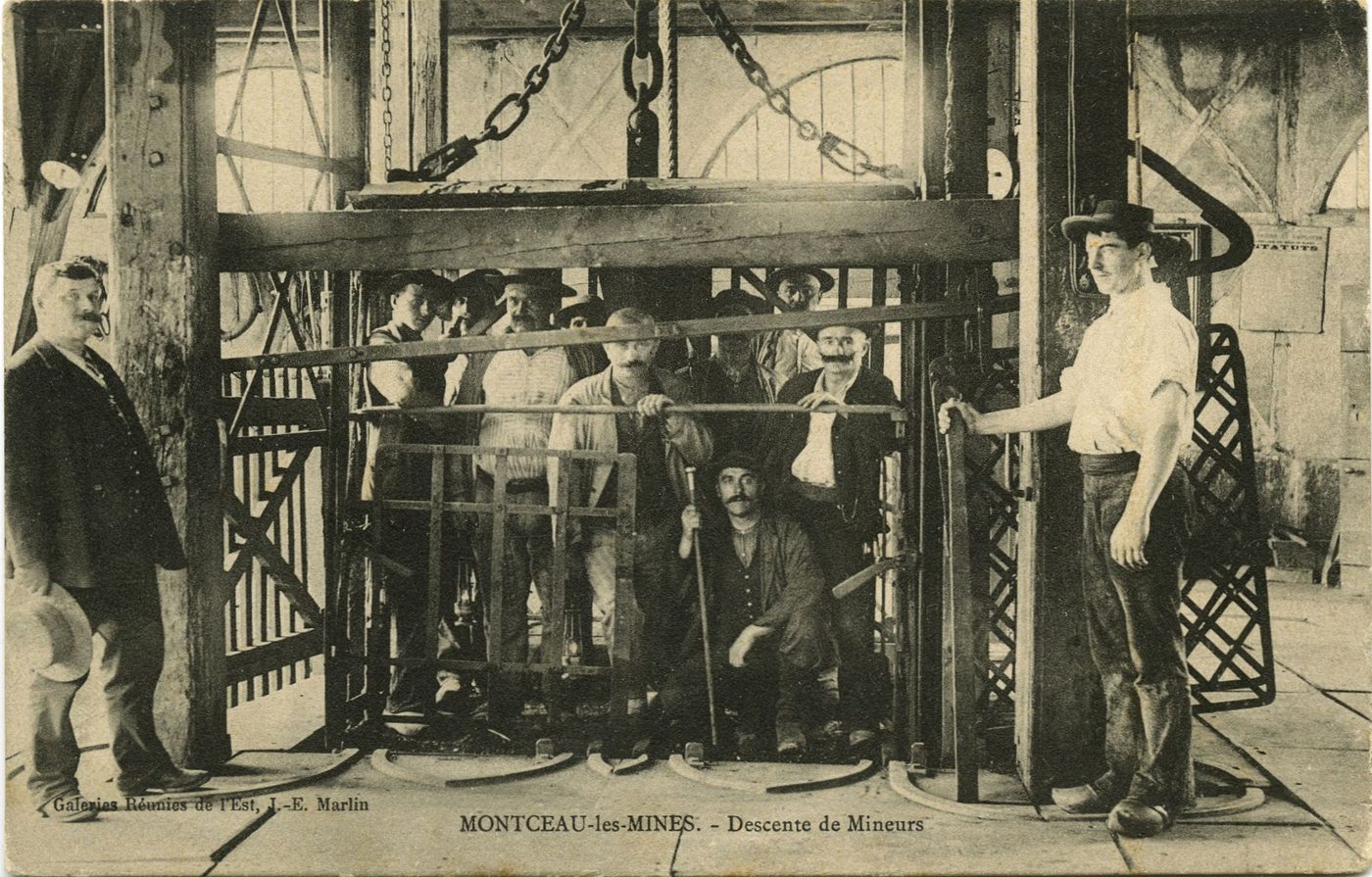 Montceau-les-Mines. Descente de mineurs.