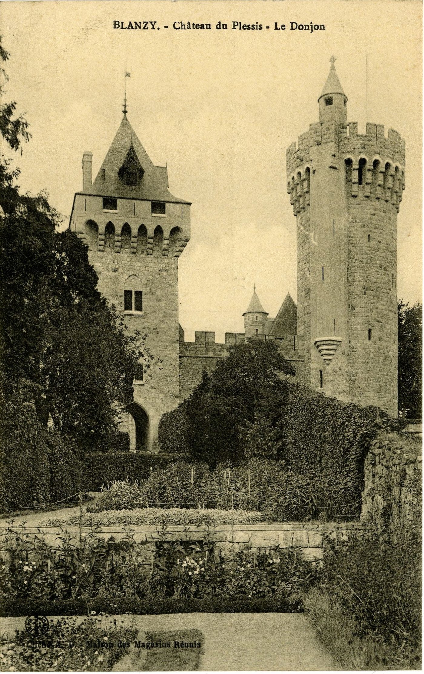 Blanzy. Château du Plessis. Le donjon.
