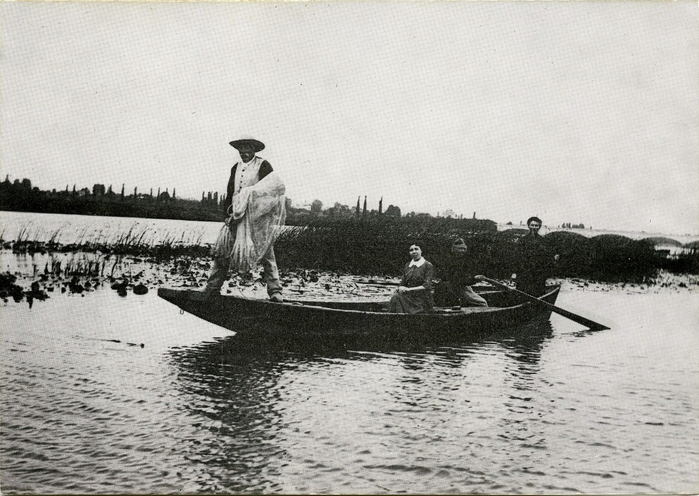 Verjux, fin XIXe s. Pêcheur à l'épervier sur une fourquette.