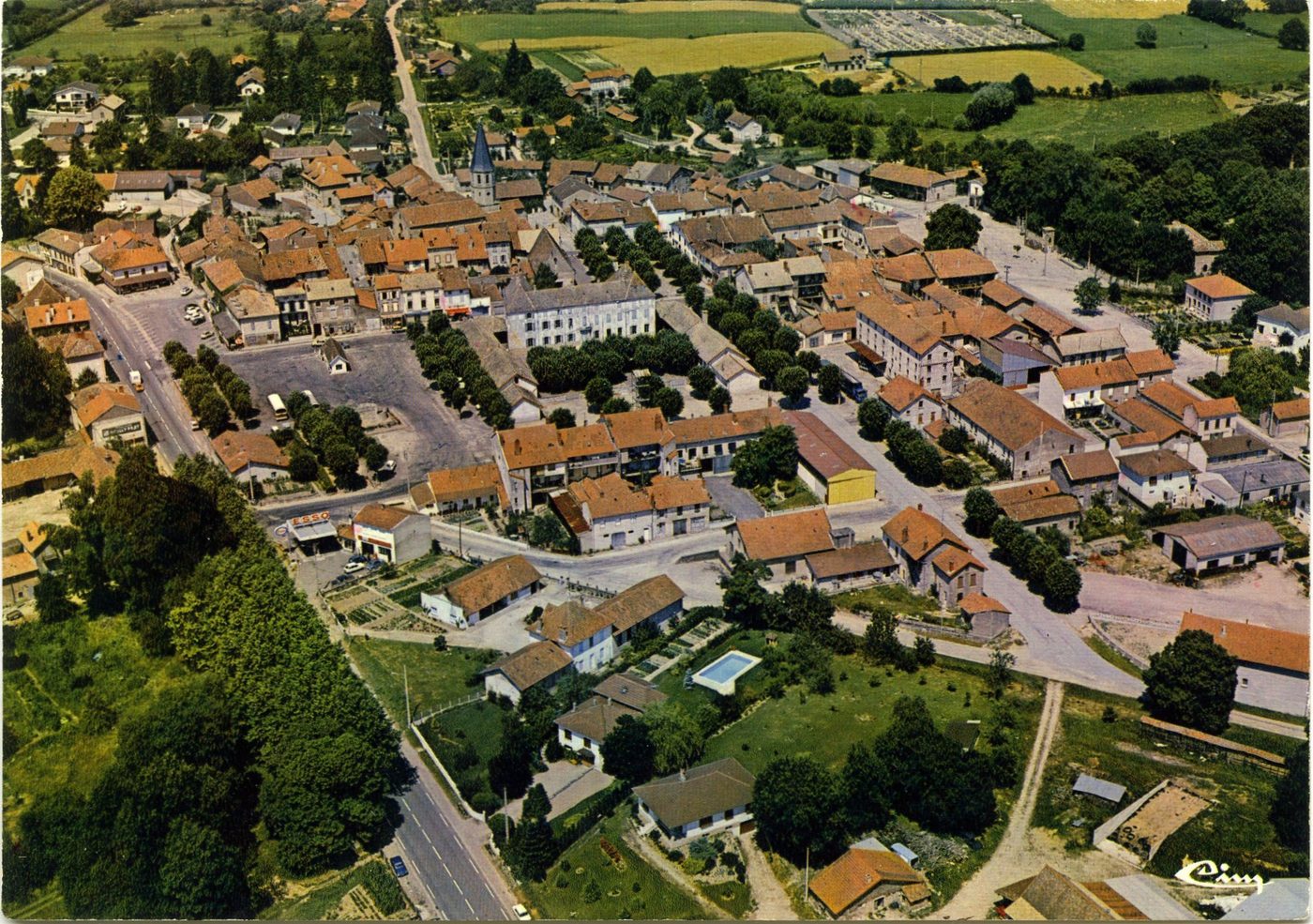 Romenay. Vue générale aérienne.