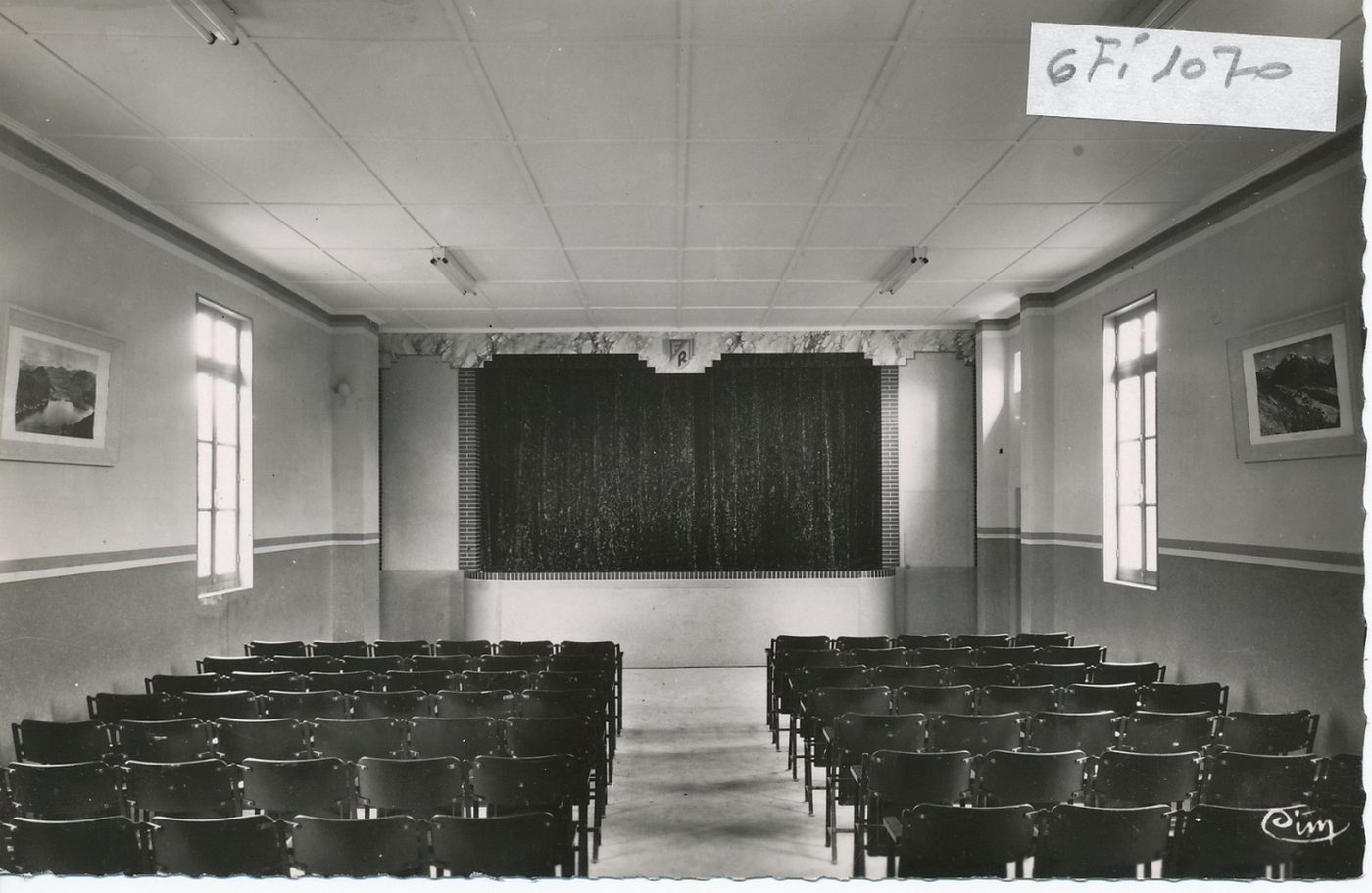 La Chaux. Foyer rural. Salle de spectacles.