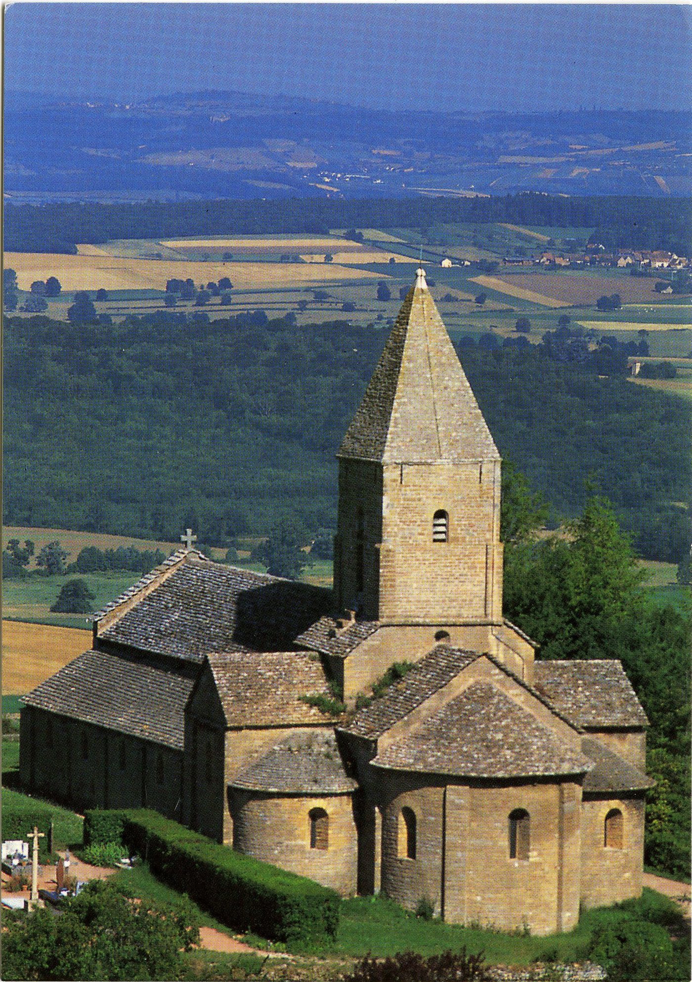 Brancion. Eglise Saint-Pierre du XIIe s, influence cistercienne.