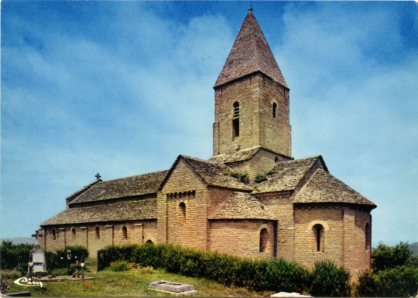 Brancion. Eglise romane, deuxième moitié du XIIe s., influence cistercienne.