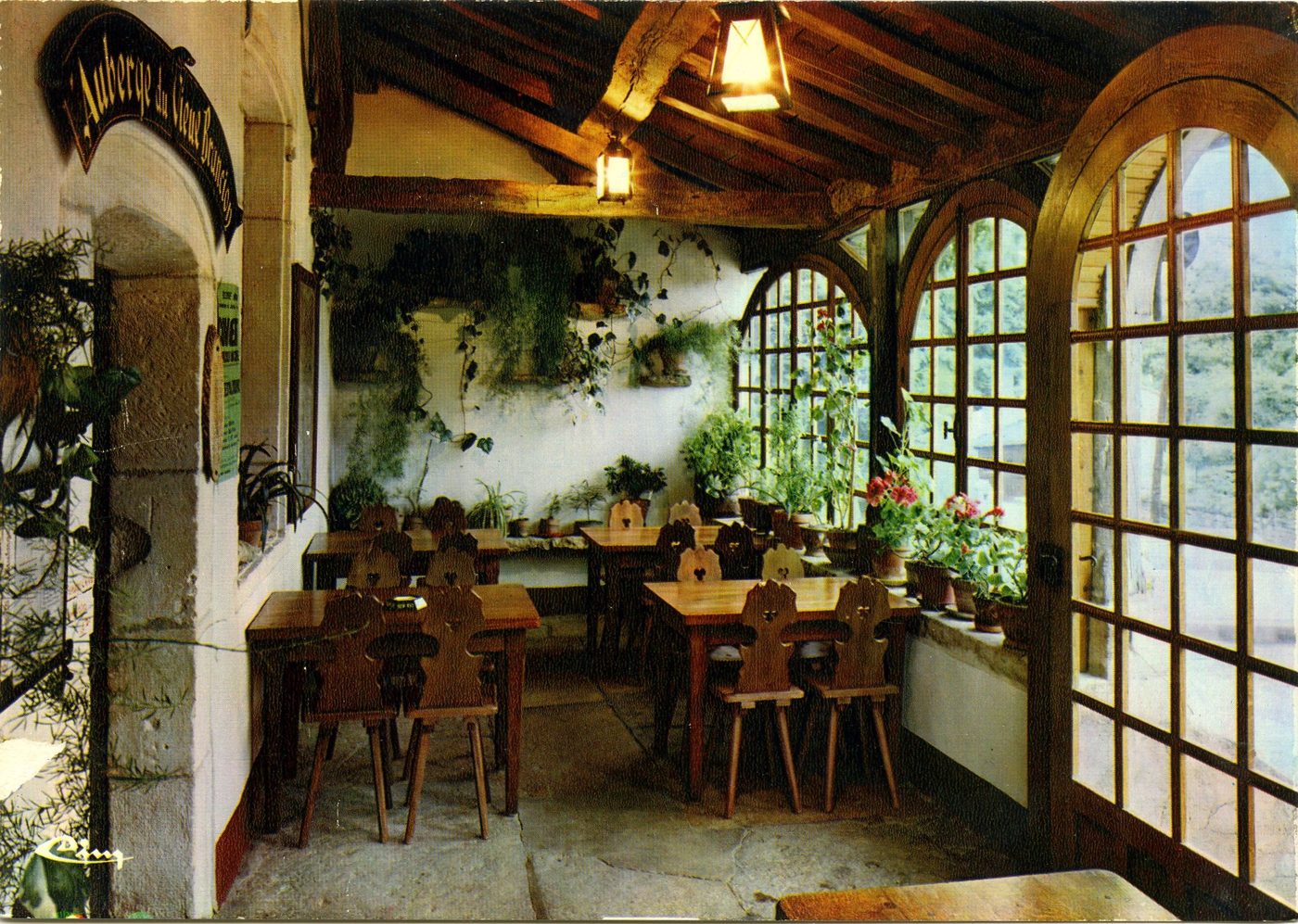 Auberge du vieux Brancion. E-L Tempini-Vuilleumier. site touristique. Brancion, 71700 Tournus.