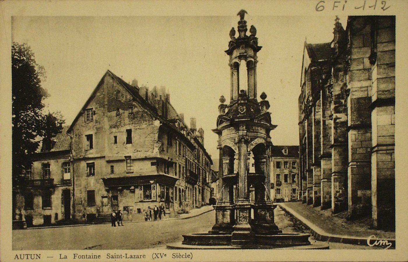 Autun. La fontaine Saint-Lazare (XVe s.).