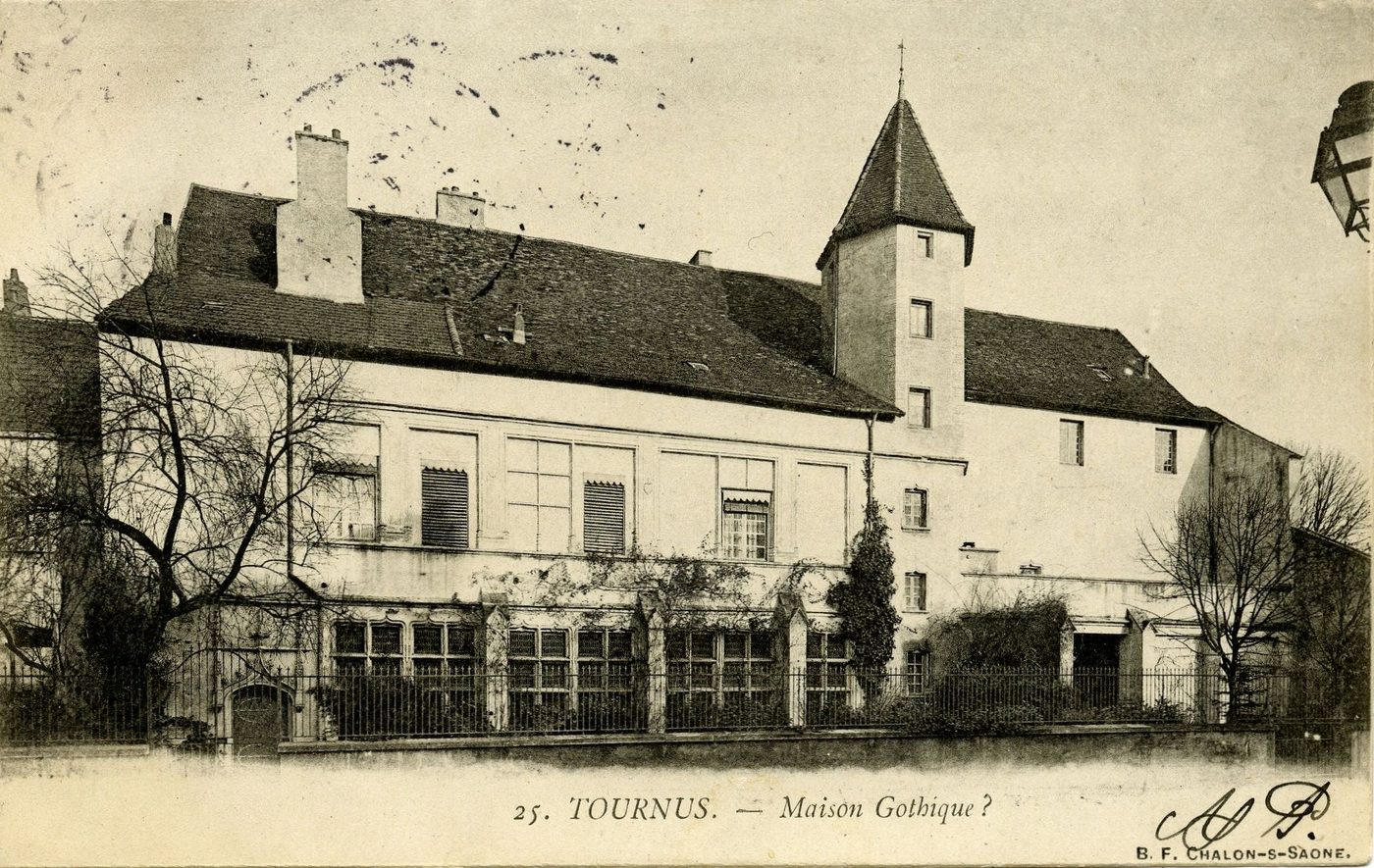 Tournus. Maison gothique.