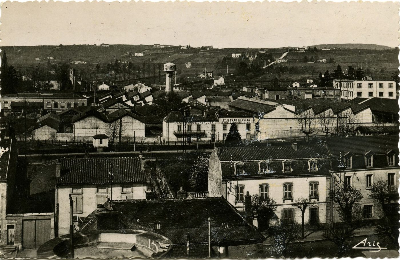 Tournus. Vue d'ensemble de la manufacture métallurgique.