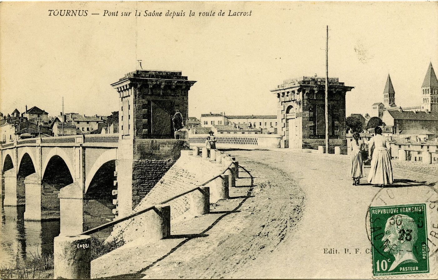 Tournus. Pont sur la Saône depuis la route de Lacrost.
