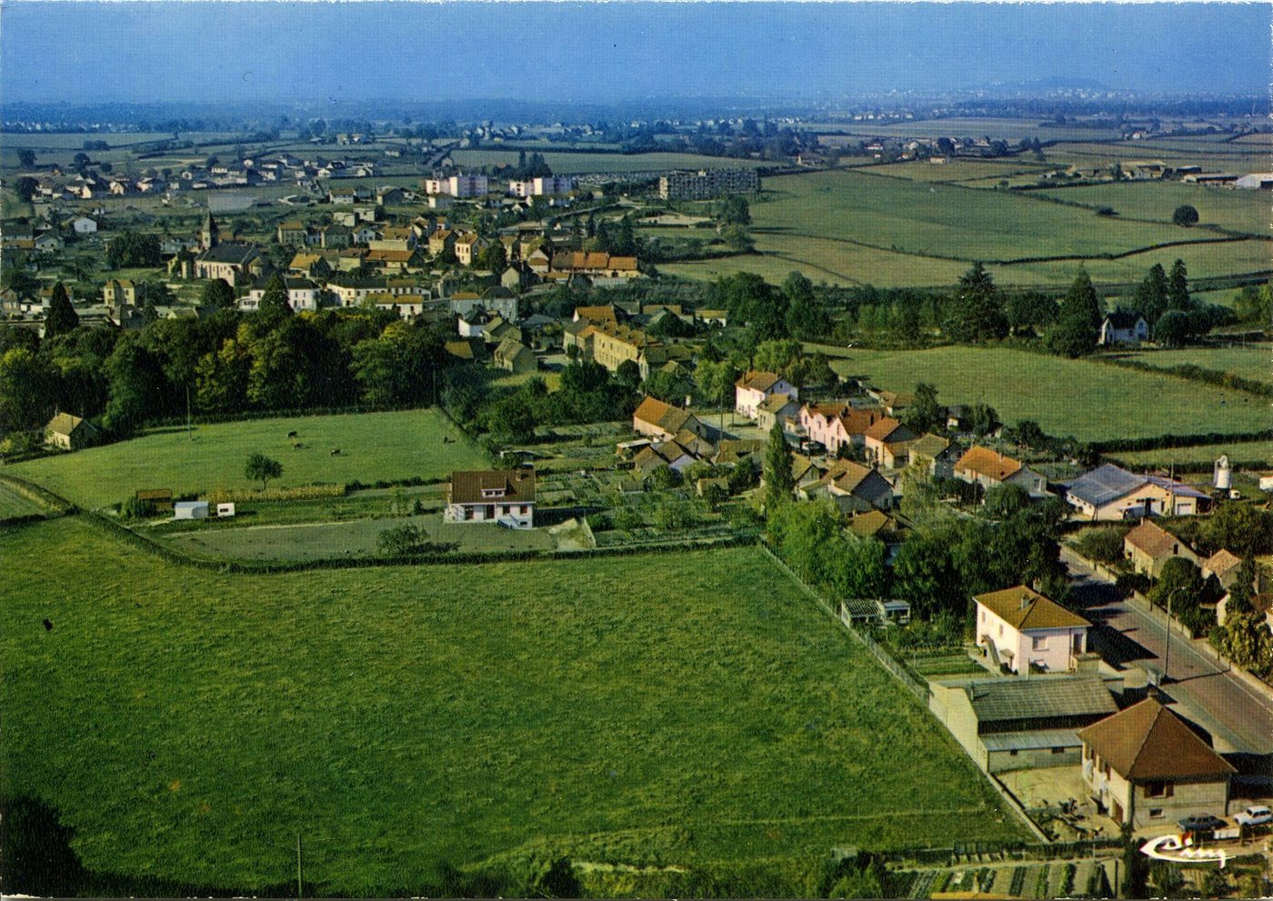 Ciry-le-Noble. Vue générale aérienne.
