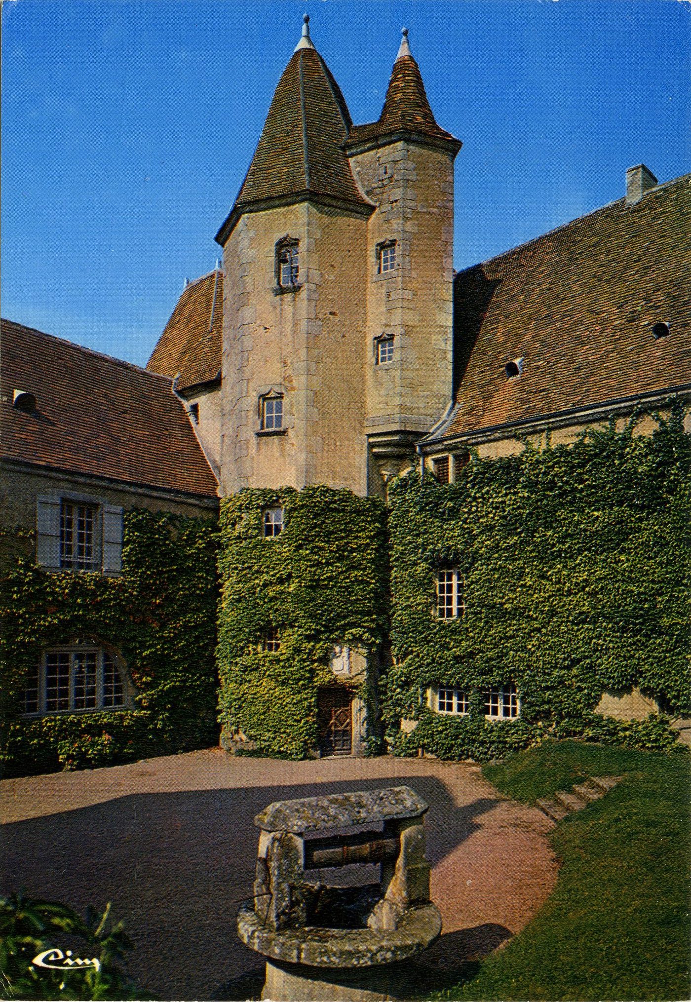 Ciry-le-Noble. Le château.