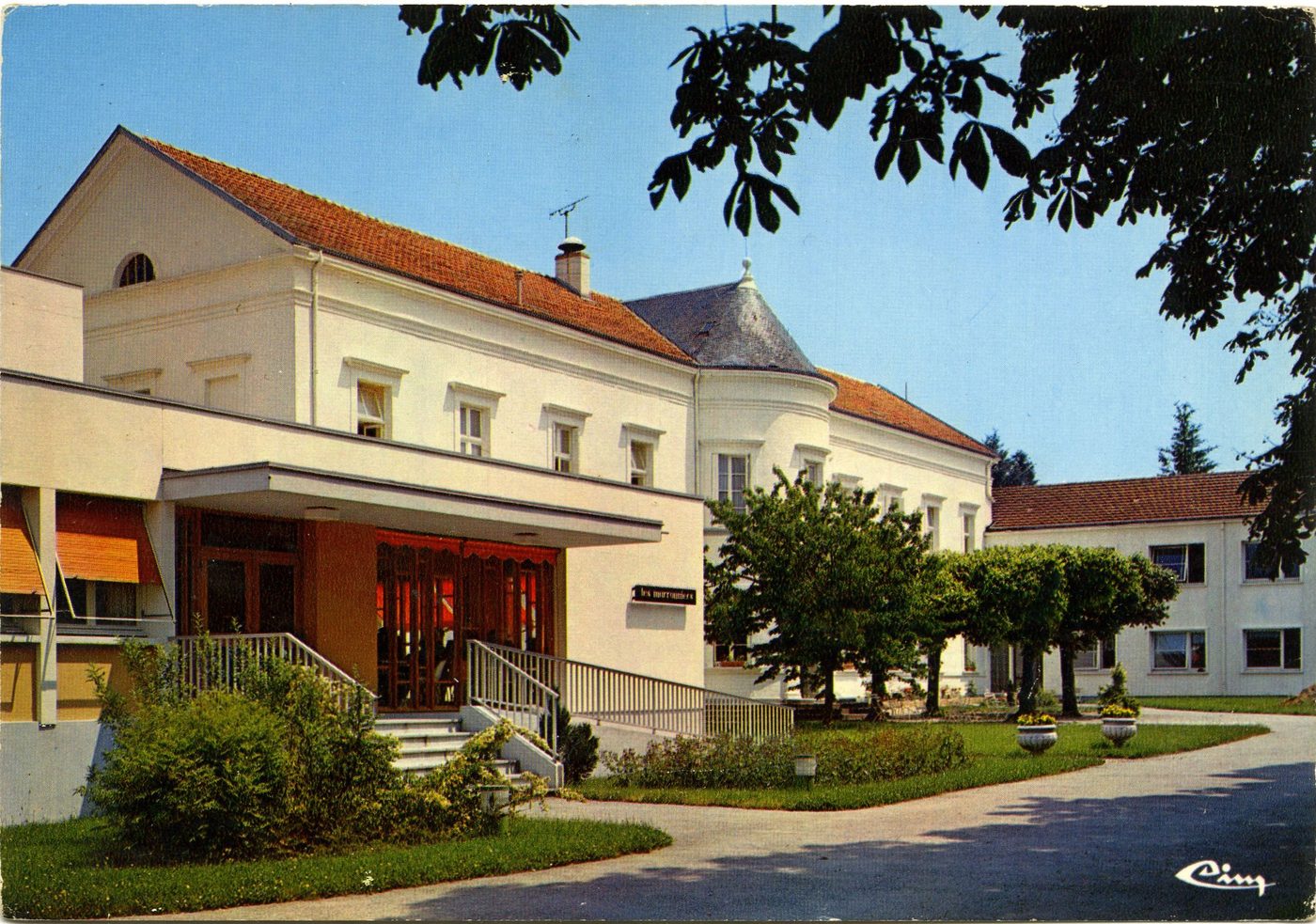 Toulon-sur-Arroux. Maison de retraite, centre de convalescence.