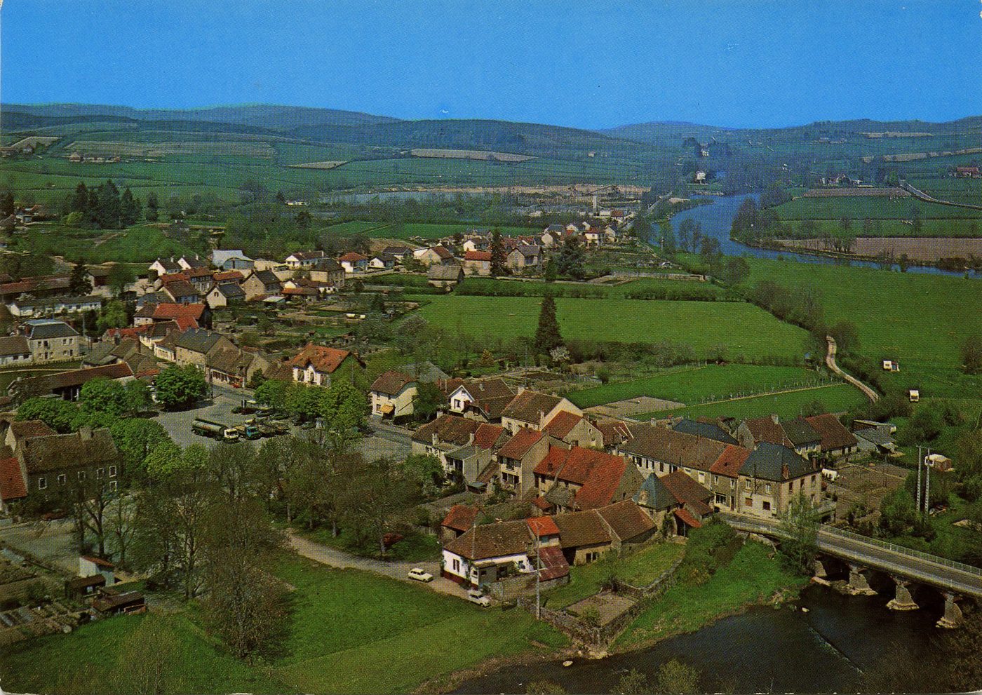 Toulon-sur-Arroux. Vue générale.