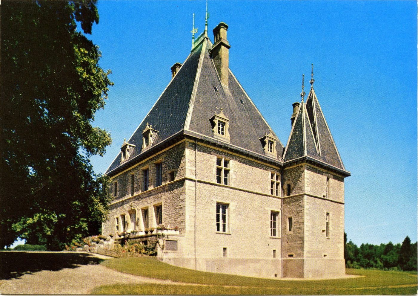 Environs de Gueugnon à Marly-sur-Arroux. Château de Mazoncle.