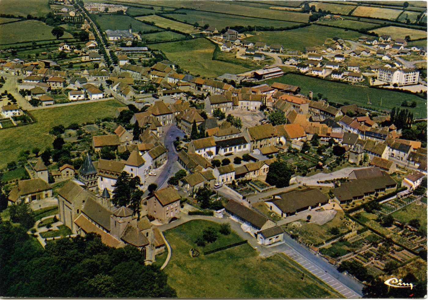 Perrecy-les-Forges. Vue générale aérienne.