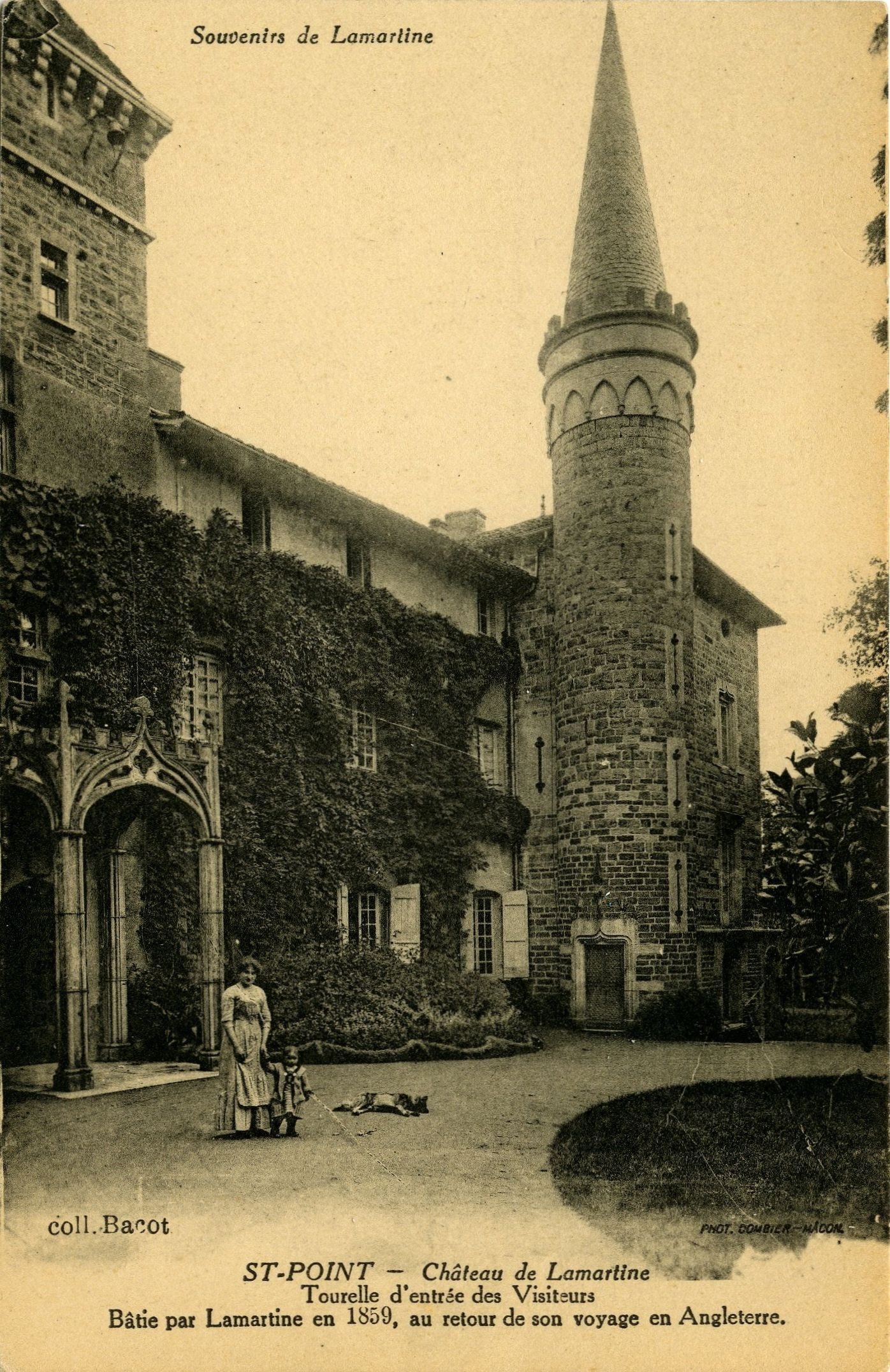 Souvenirs de Lamartine. Saint-Point. Château de Lamartine. Tourelle d'entrée des visiteurs. Bâtie par Lamartine en 1859, au retour de son voyage en Angleterre.