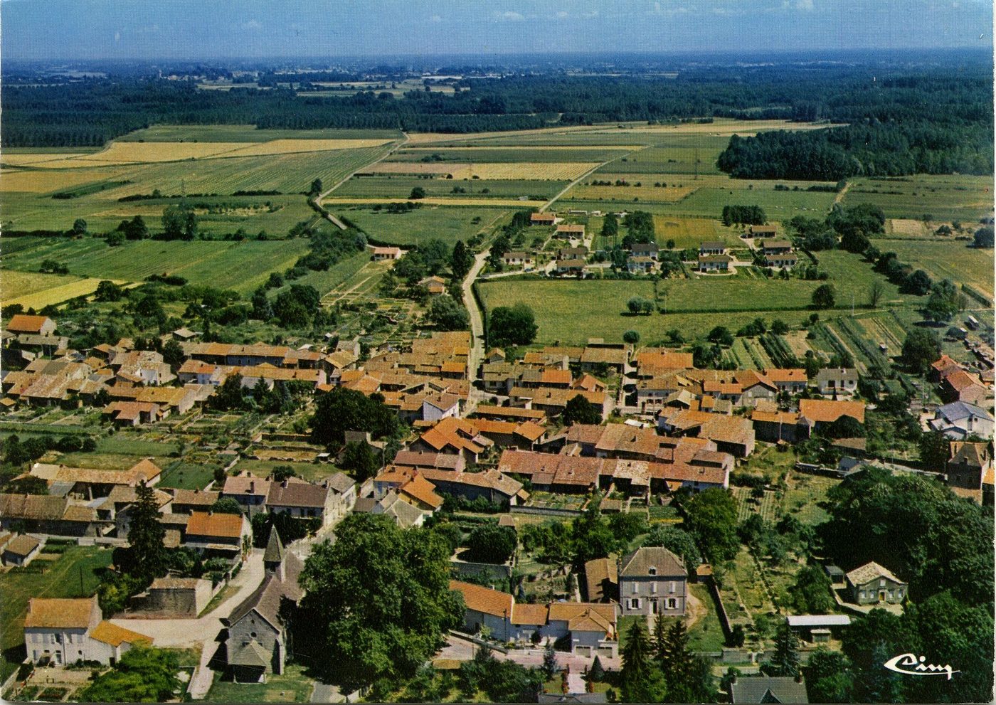 Préty. Vue générale aérienne.