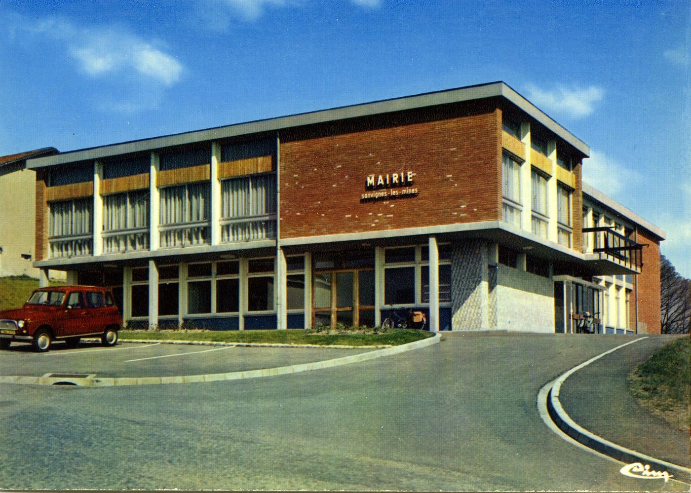 Sanvignes-les-Mines. La mairie. Architecte : M.. Rupricht-Rovert Alain, DLPG, Montceau-les-Mines.
