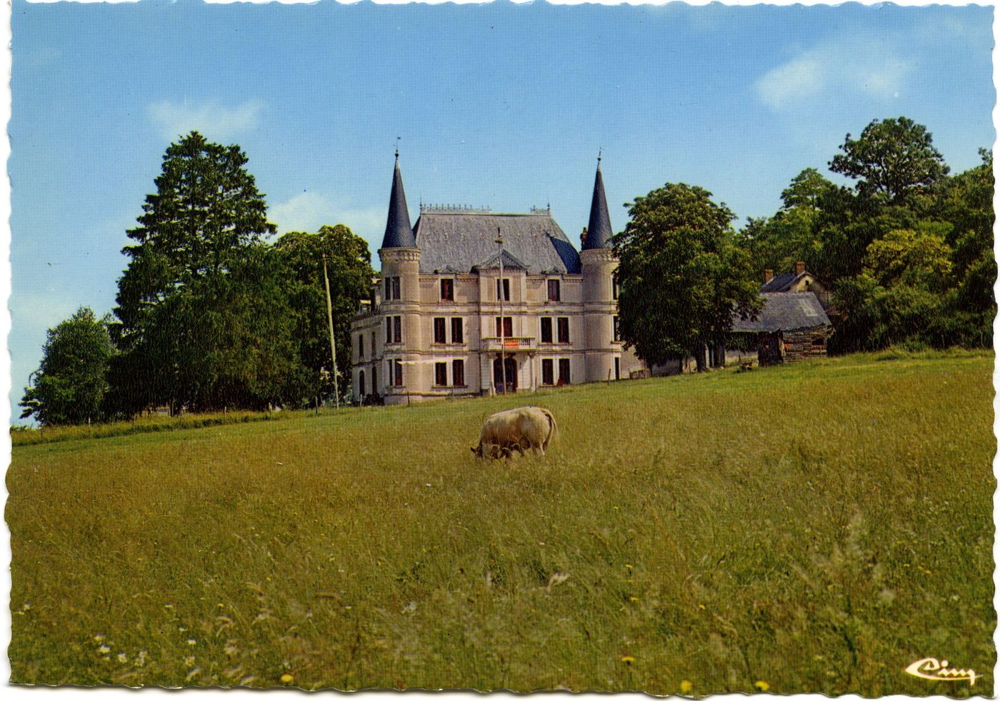 Toulon-sur-Arroux. Château de Plaige. Centre de méditation.