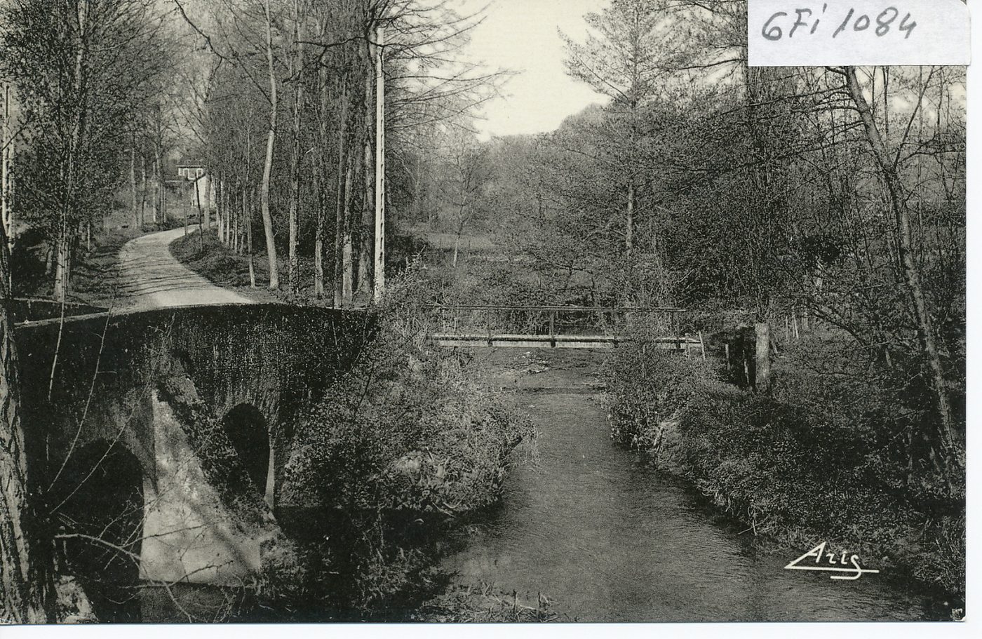 Cheilly-lès-Maranges. Le vieux pont.
