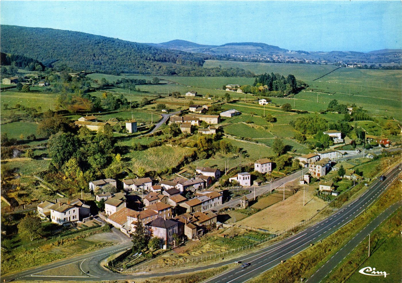 Clermain. Vue générale aérienne.
